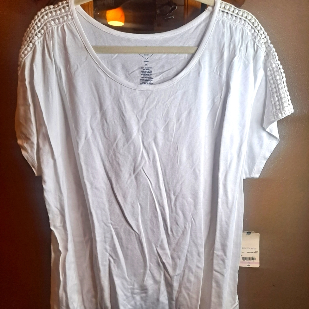 ***CHARITY SALE*** White Tee 1X NWT St John's Bay